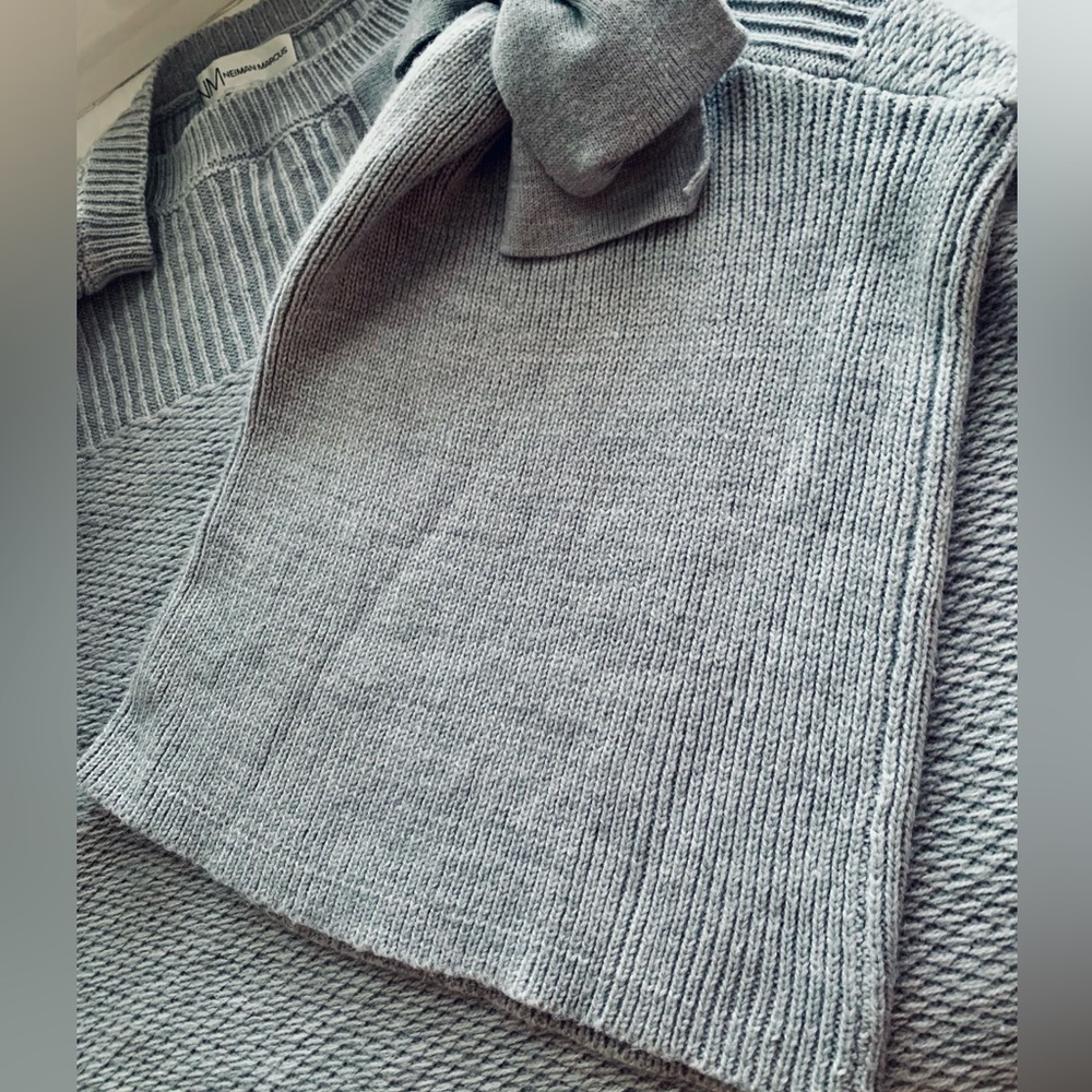 Neiman Marcus Light Gray Sweater with Bow Accents - Picture 6 of 10